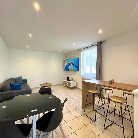 Maison De Renovee A 15 Min De Lyon Holiday home Pierre-Benite