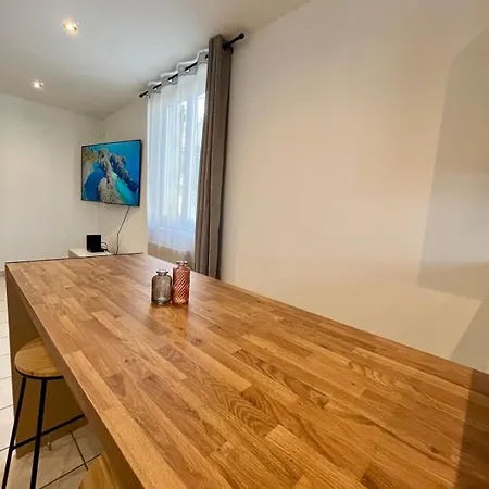 Maison De Renovee A 15 Min De Lyon *